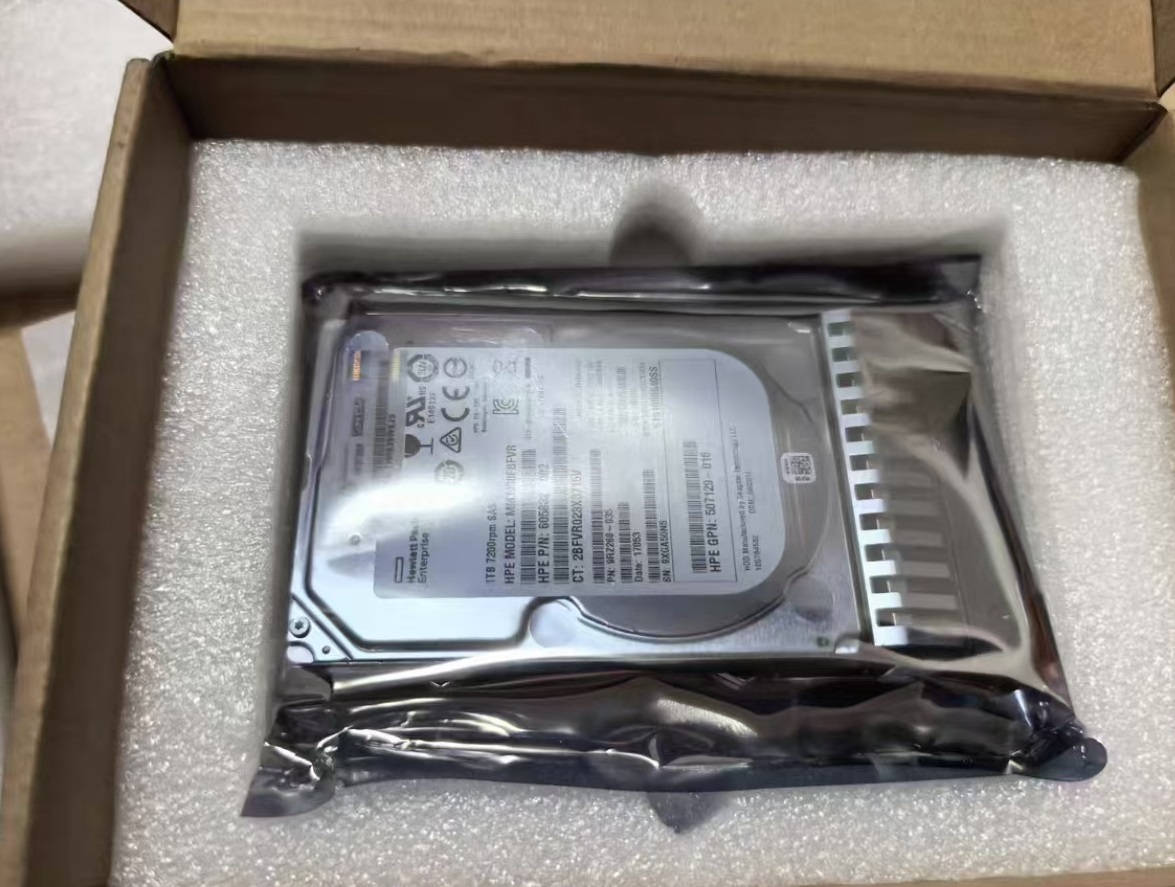 15.36TB NVMe Gen5 High Performance Read Intensive E3S EC1 EDSFF SPDM CM7 SSD P08863-004