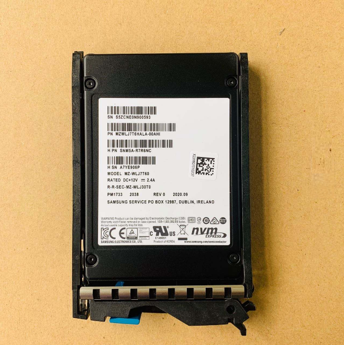 Enterprise grade NVMe hard drive 7.68TB PCIe 4.0 high-speed read-write model 5563631-A with original heat dissipation tray